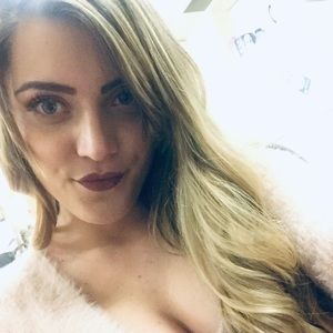 Meet your Posher, Janelle